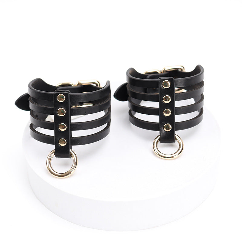 Black Wholesale Red Bondage Kit with Hollow Equipment
